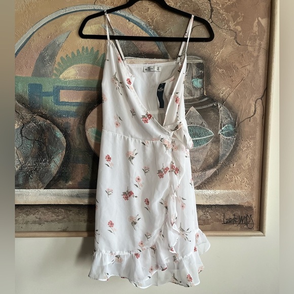NWT HOLISTER Wrap Floral Dress - Picture 1 of 7